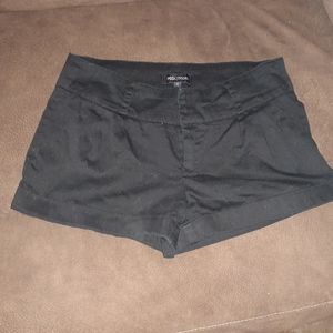 Small Black Beta House shorts